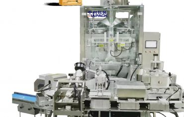 स्वचालित त्रिकोण मॉडल बैग कॉफी पाउडर के लिए वैक्यूम पैकेजिंग मशीन