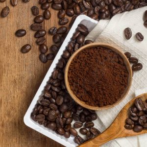 कॉफी पाउडर के लिए स्वचालित वैक्यूम पैकेजिंग मशीन