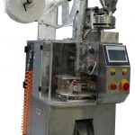 चाय बैग के लिए स्वचालित हर्बल चाय नायलॉन पिरामिड पैकिंग मशीन